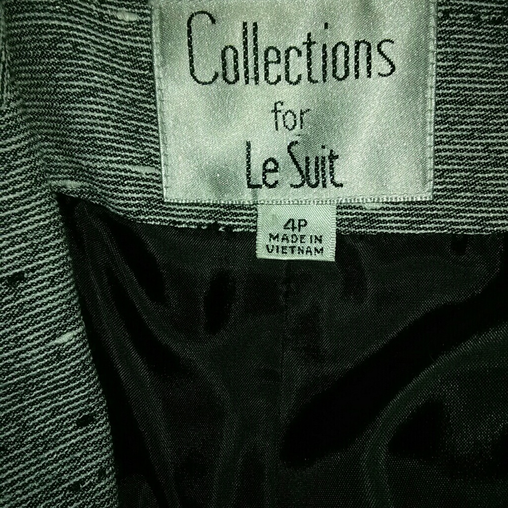 Suit - Picture 3 of 3